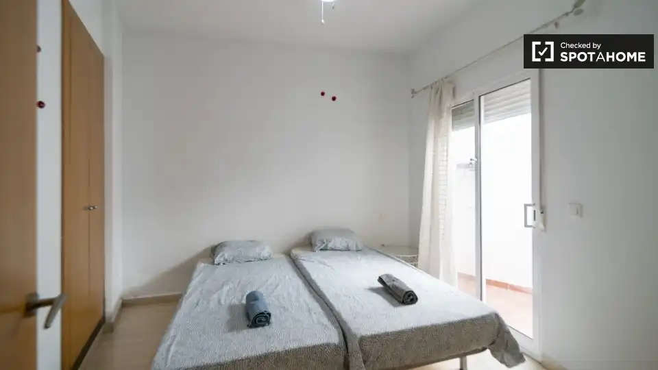 Appartamento con terrazza in affitto a L'Eixample, imagen 17