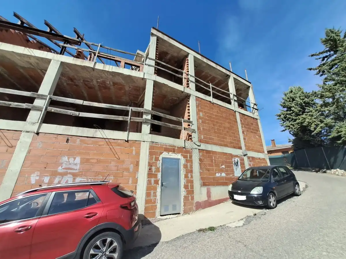 Vista exterior de Edificio en venta en Los Santos de la Humosa