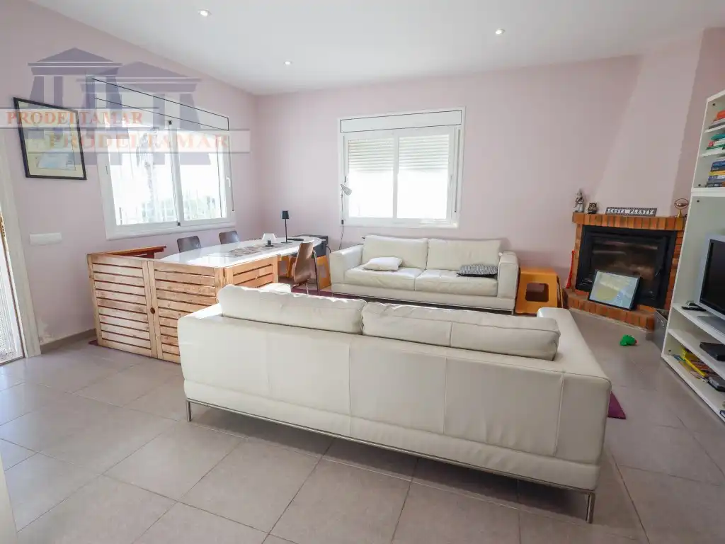 Sala d'estar de Casa o xalet en venda en El Perelló
