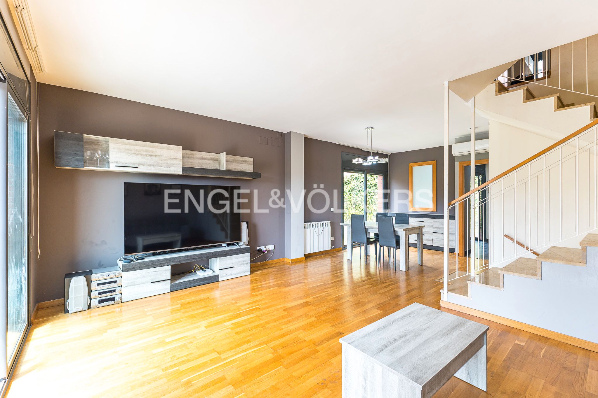 Living room of House or chalet for sale in Sant Esteve Sesrovires  with Air Conditioner, Heating and Private garden