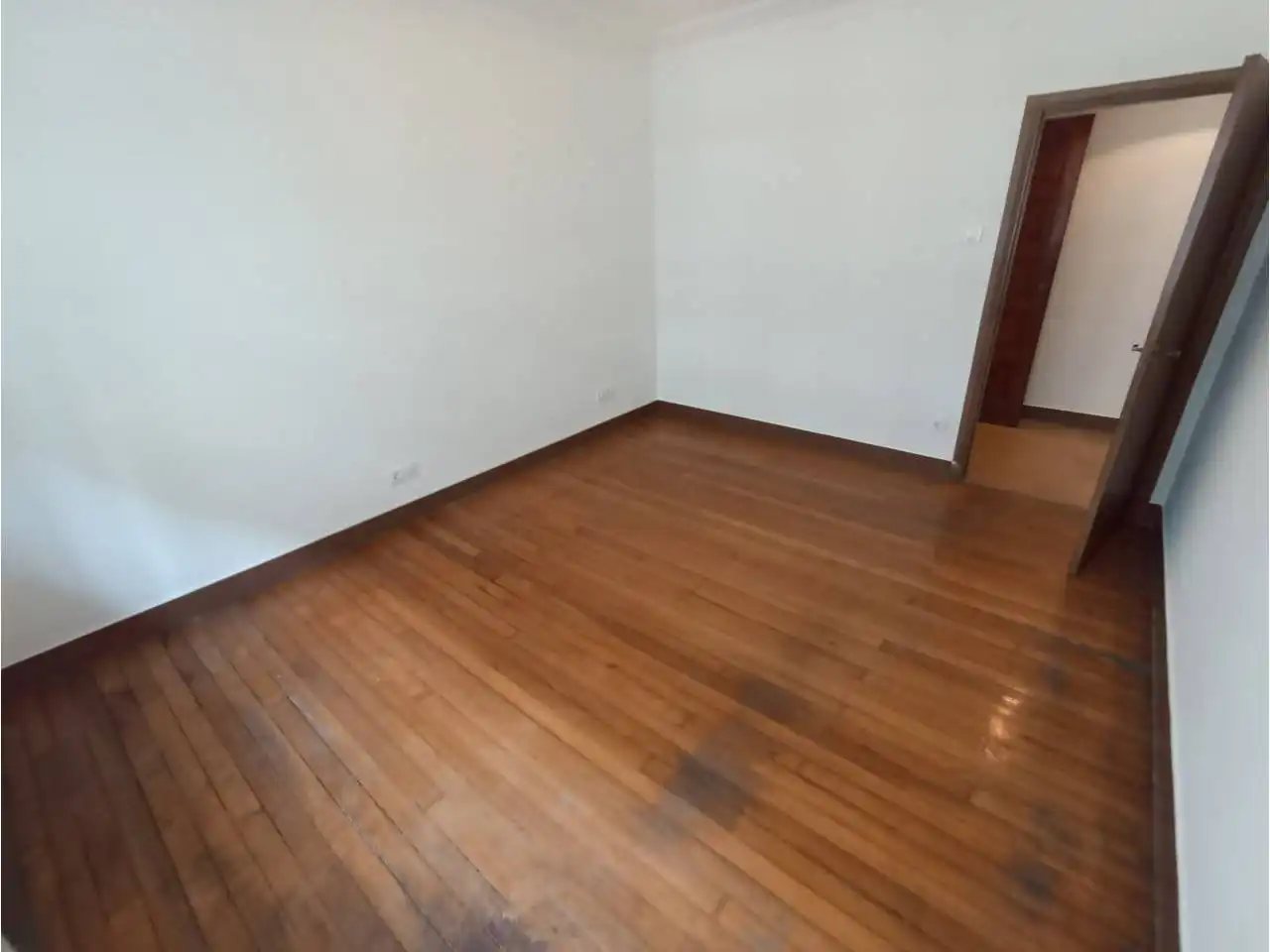Bedroom of Flat for rent in Santiago de Compostela   with Parquet flooring, Terrace and Alarm
