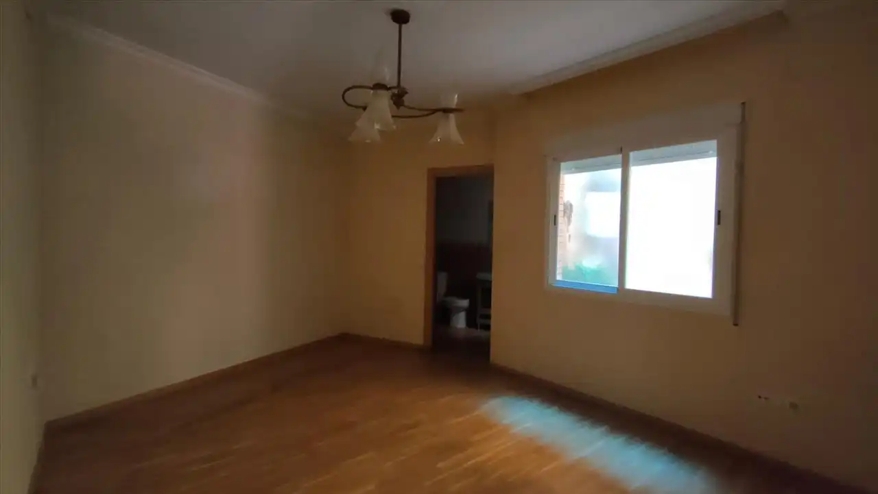 Sala de estar de Piso en venta en Ciudad Real con Calefacción, Parquet y Trastero