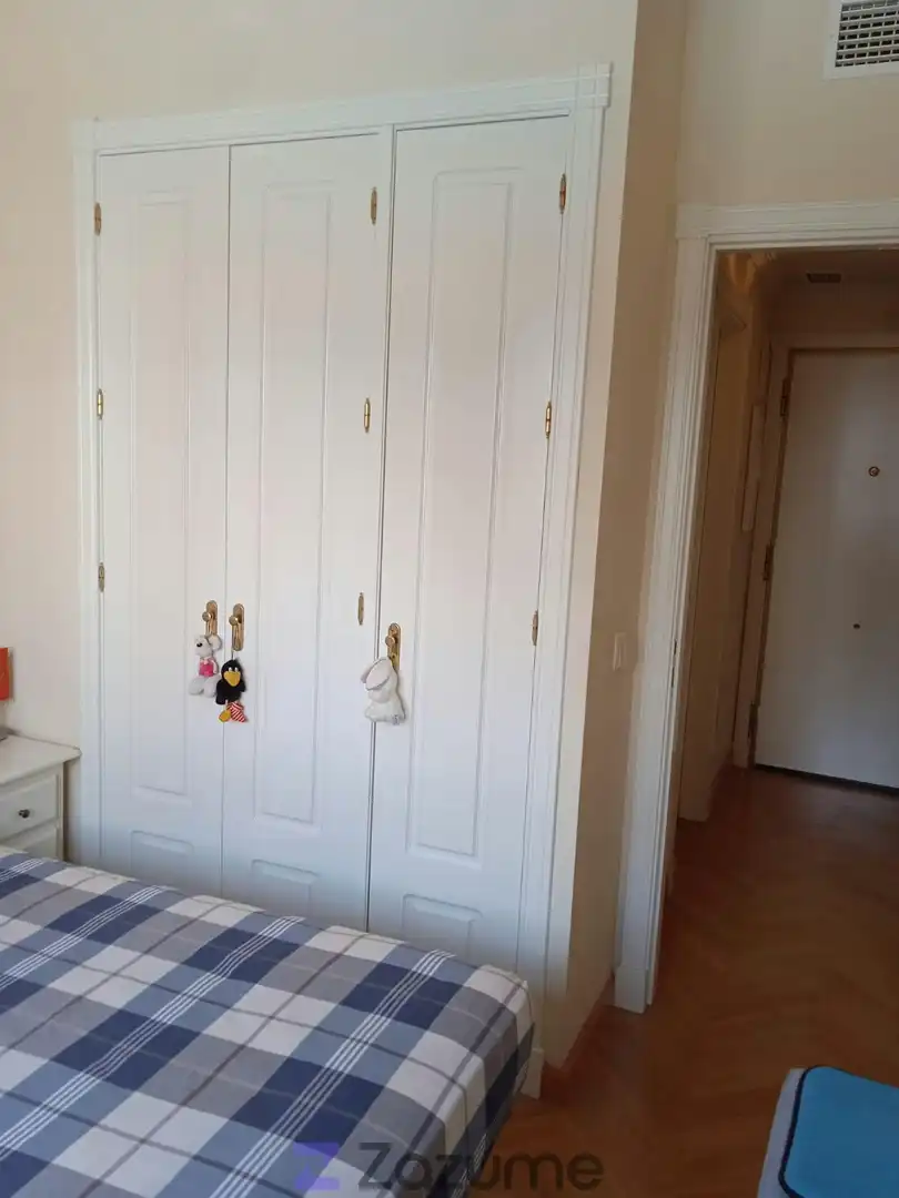 Schlafzimmer von Wohnungen zur Miete in Madrid mit Klimaanlage, Heizung und Privatgarten