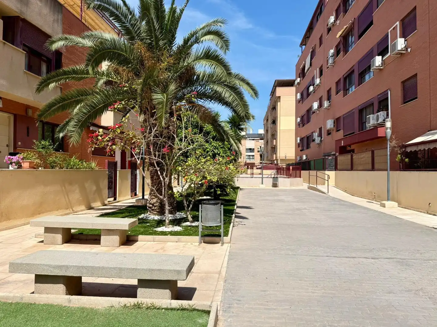 Vista exterior de Piso de alquiler en Sagunto / Sagunt con Piscina comunitaria