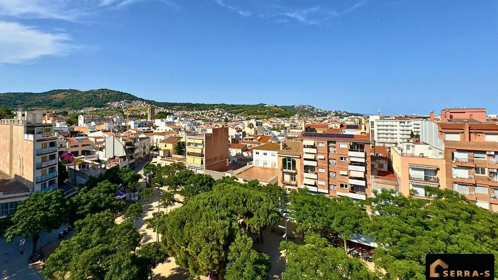 Vista exterior de Àtic en venda en Pineda de Mar amb Aire condicionat, Calefacció i Terrassa