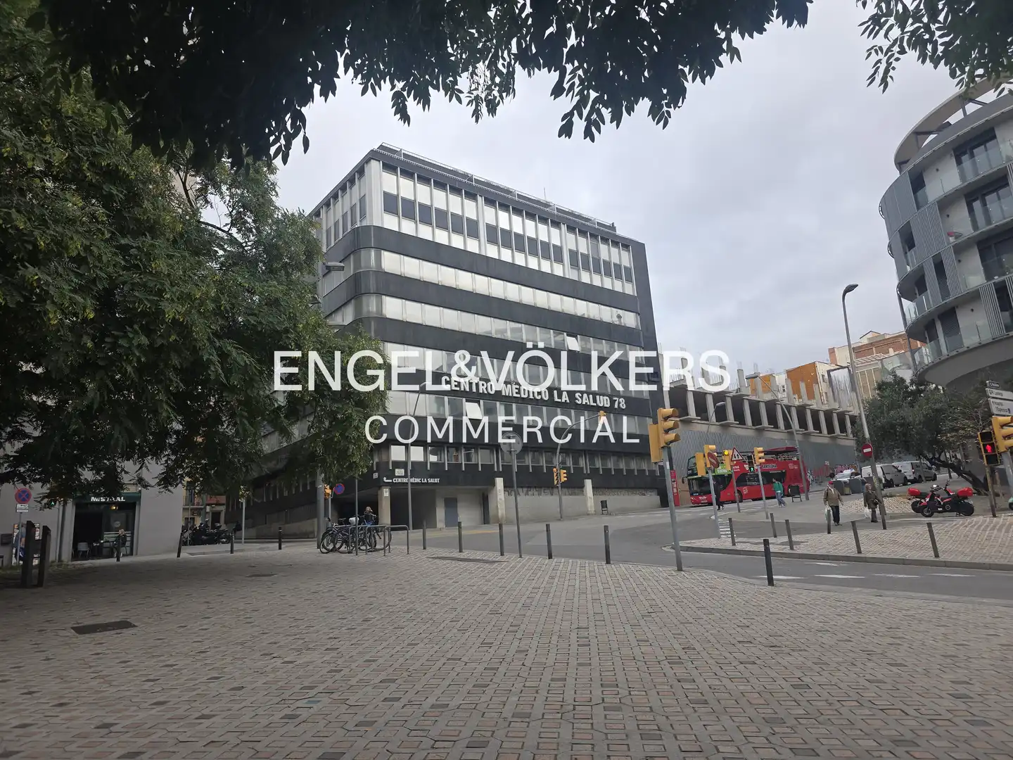Exterior view of Office for sale in Barcelona  with Air Conditioner and Furnished