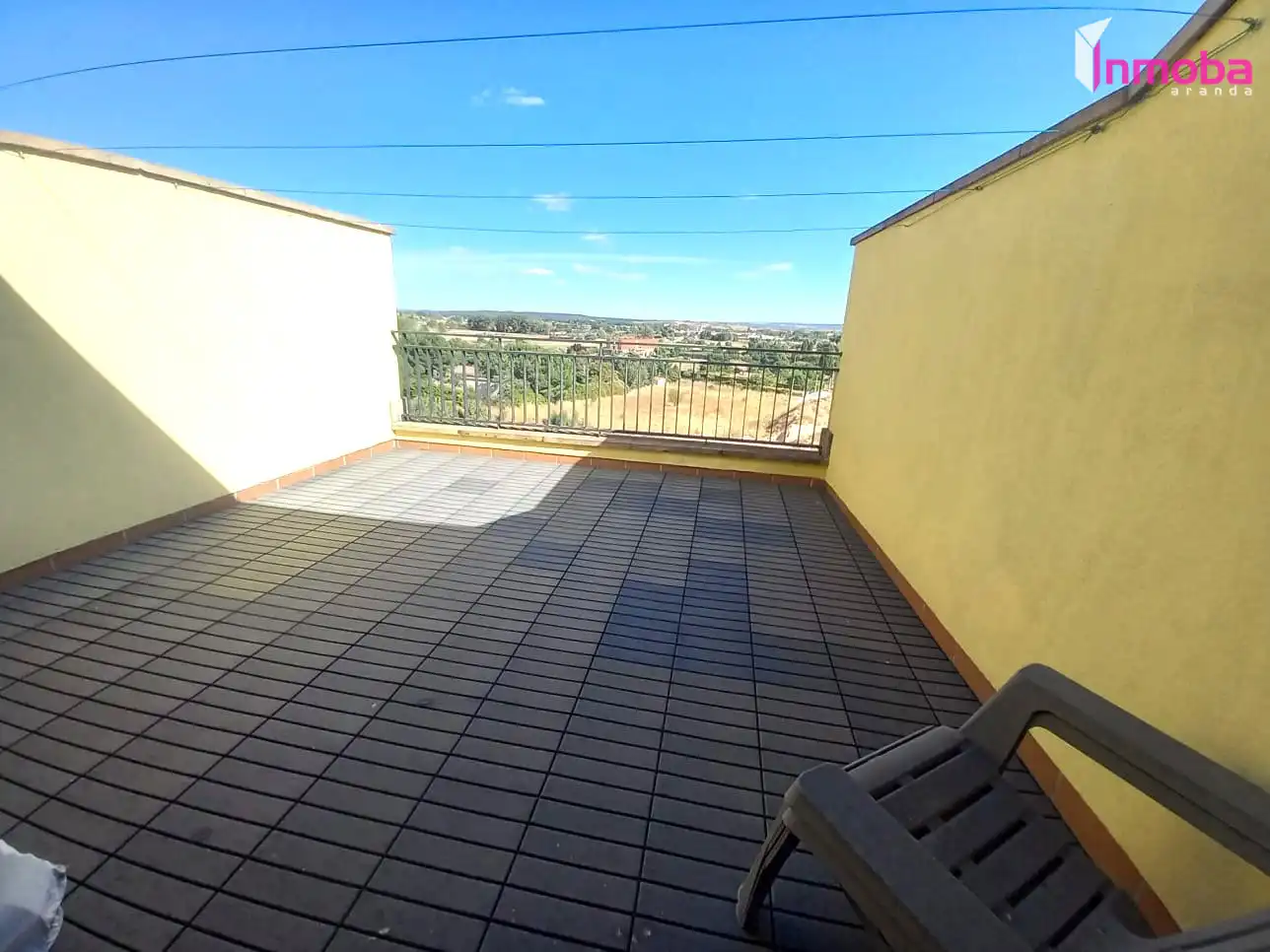 Terrassa de Casa o xalet en venda en Aranda de Duero amb Calefacció, Jardí privat i Parquet