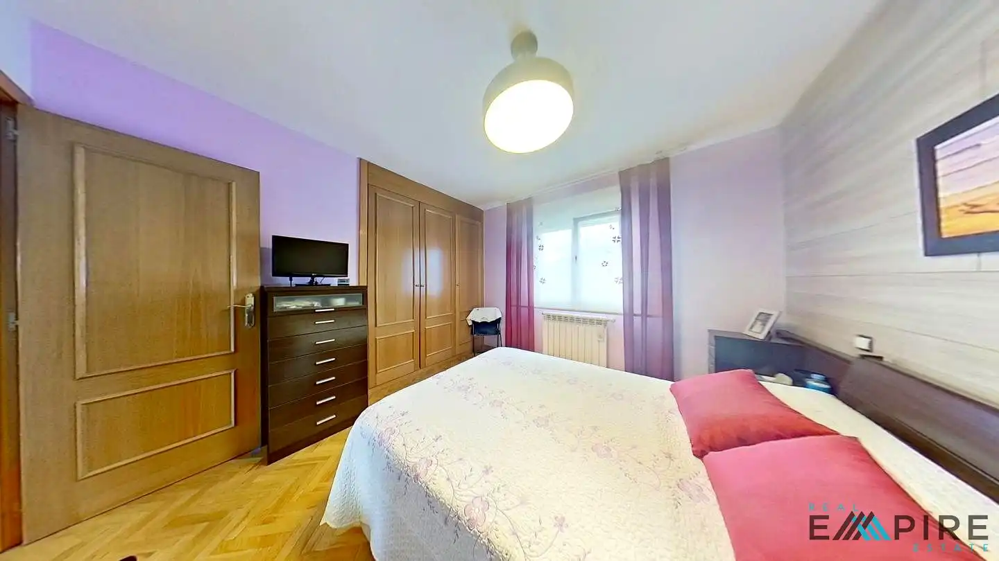 Semi-detached house with pool for sale in Ugena, imagen 50
