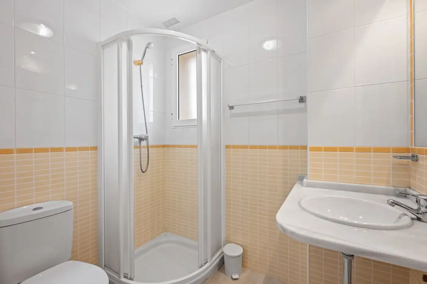 Bathroom of Apartments for sale in Torre-Pacheco  with Terrace, Storage room and Furnished