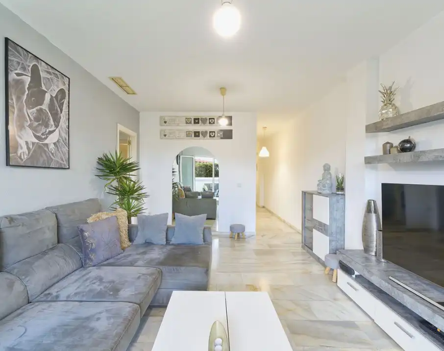 Flat with pool for sale in Torrequebrada, imagen 5