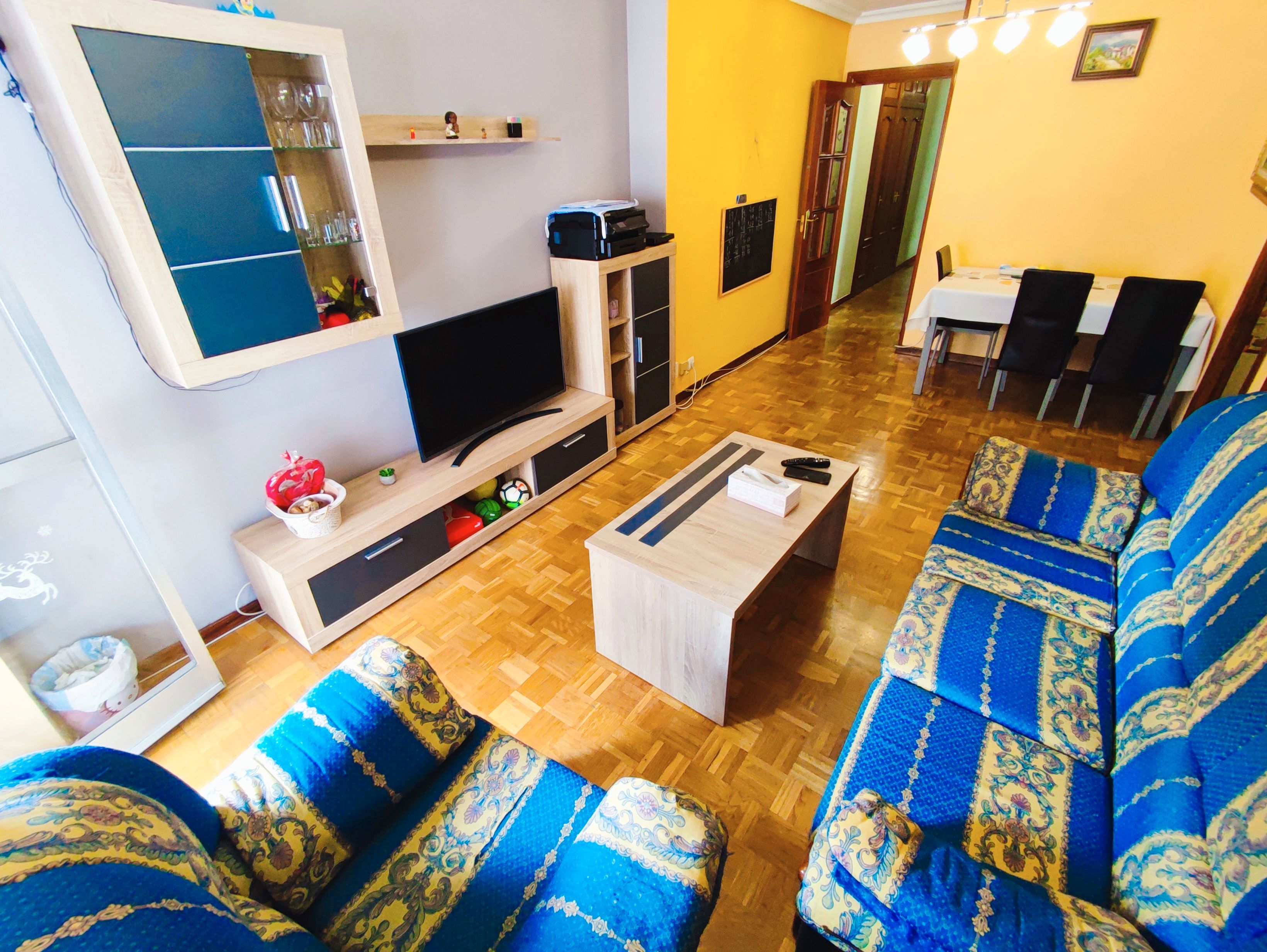 Living room of Flat for sale in Palencia Capital  with Heating, Parquet flooring and Terrace