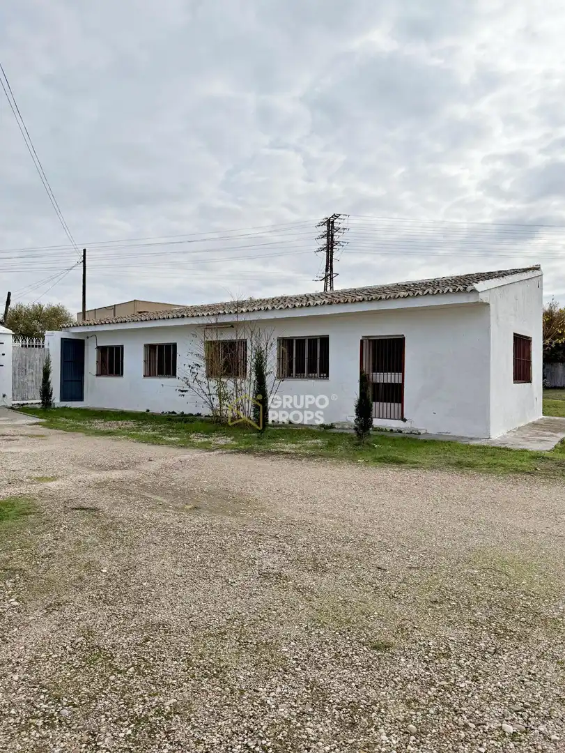Exterior view of Industrial buildings for sale in Aranjuez