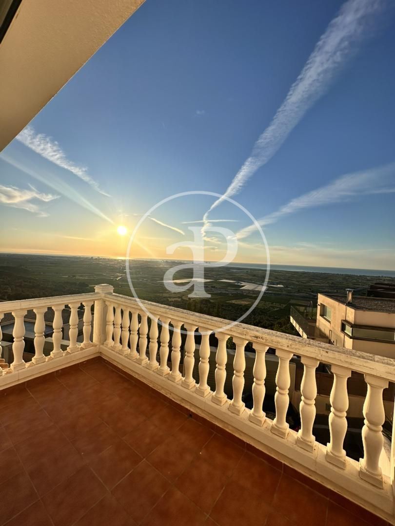 Vista exterior de Casa adosada de lloguer en Sagunto / Sagunt amb Aire condicionat, Calefacció i Terrassa