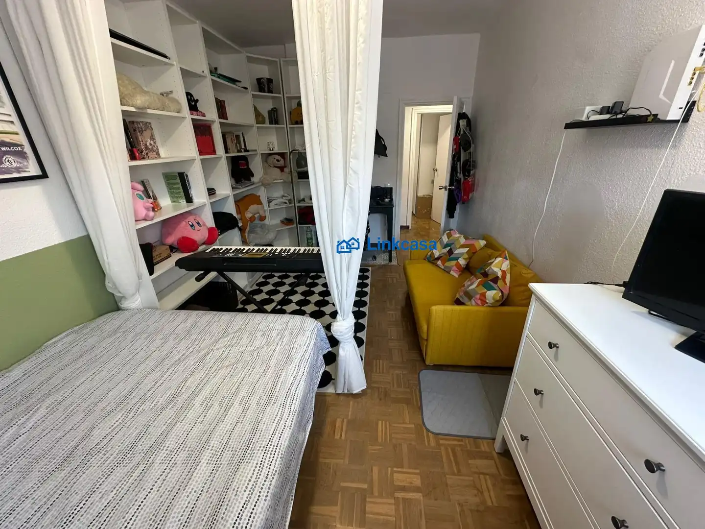 Bedroom of Flat for sale in Madrid  with Air Conditioner, Heating and Parquet flooring