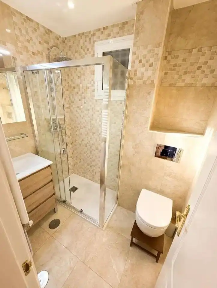 Baño de Planta baja de alquiler en Madrid con Aire acondicionado y Amueblado