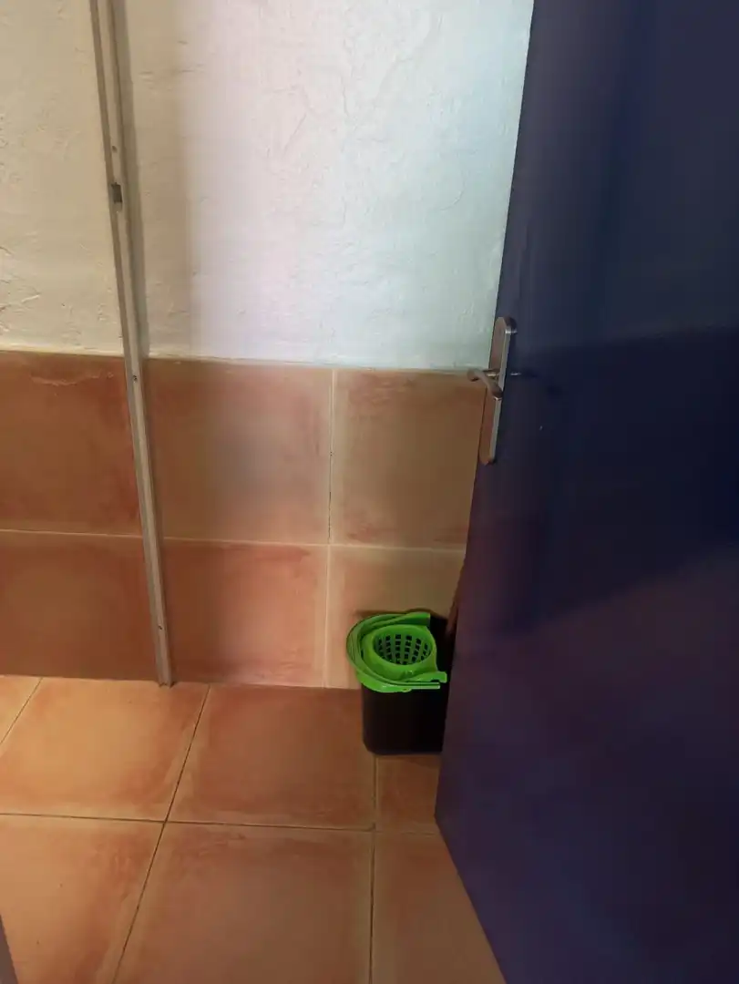 Baño de Local de alquiler en Arroyo de la Encomienda