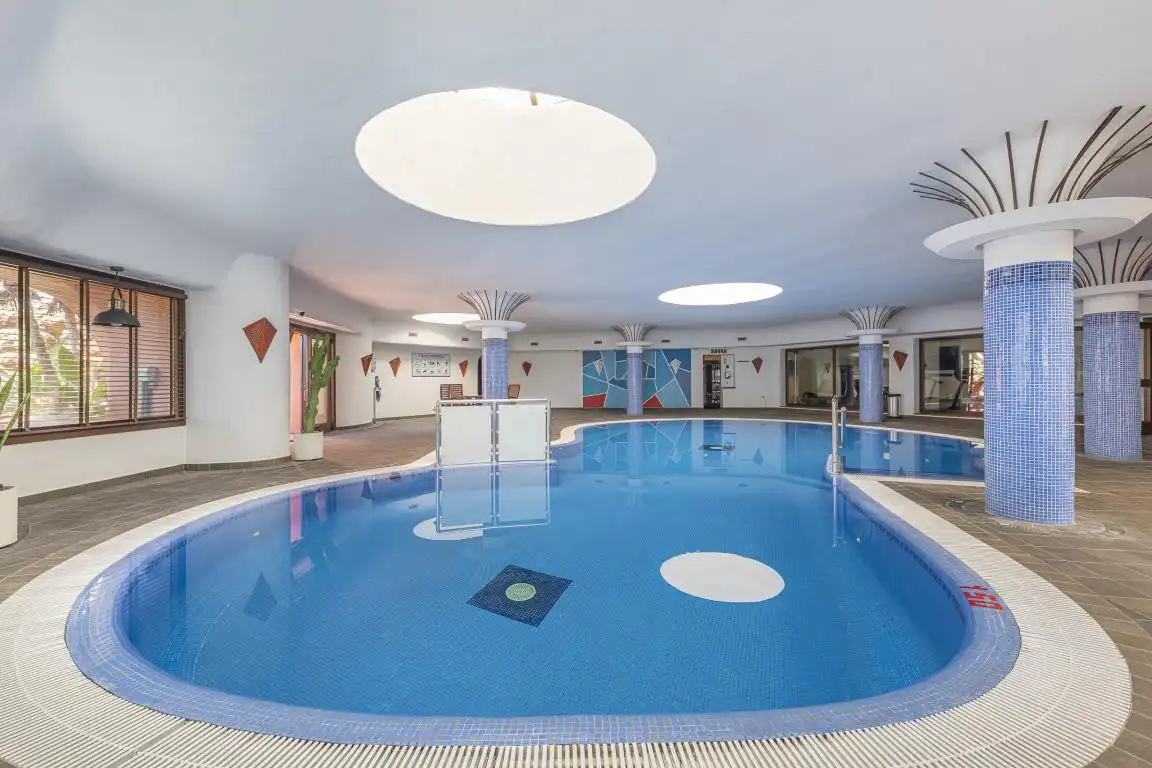 Penthouse with pool for sale in Selwo, imagen 16