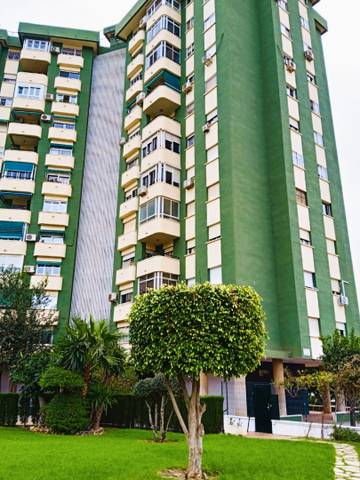 Piso en Venta en Avenida Jenofonte en El Cónsul - Ciudad Universitaria - El Romeral