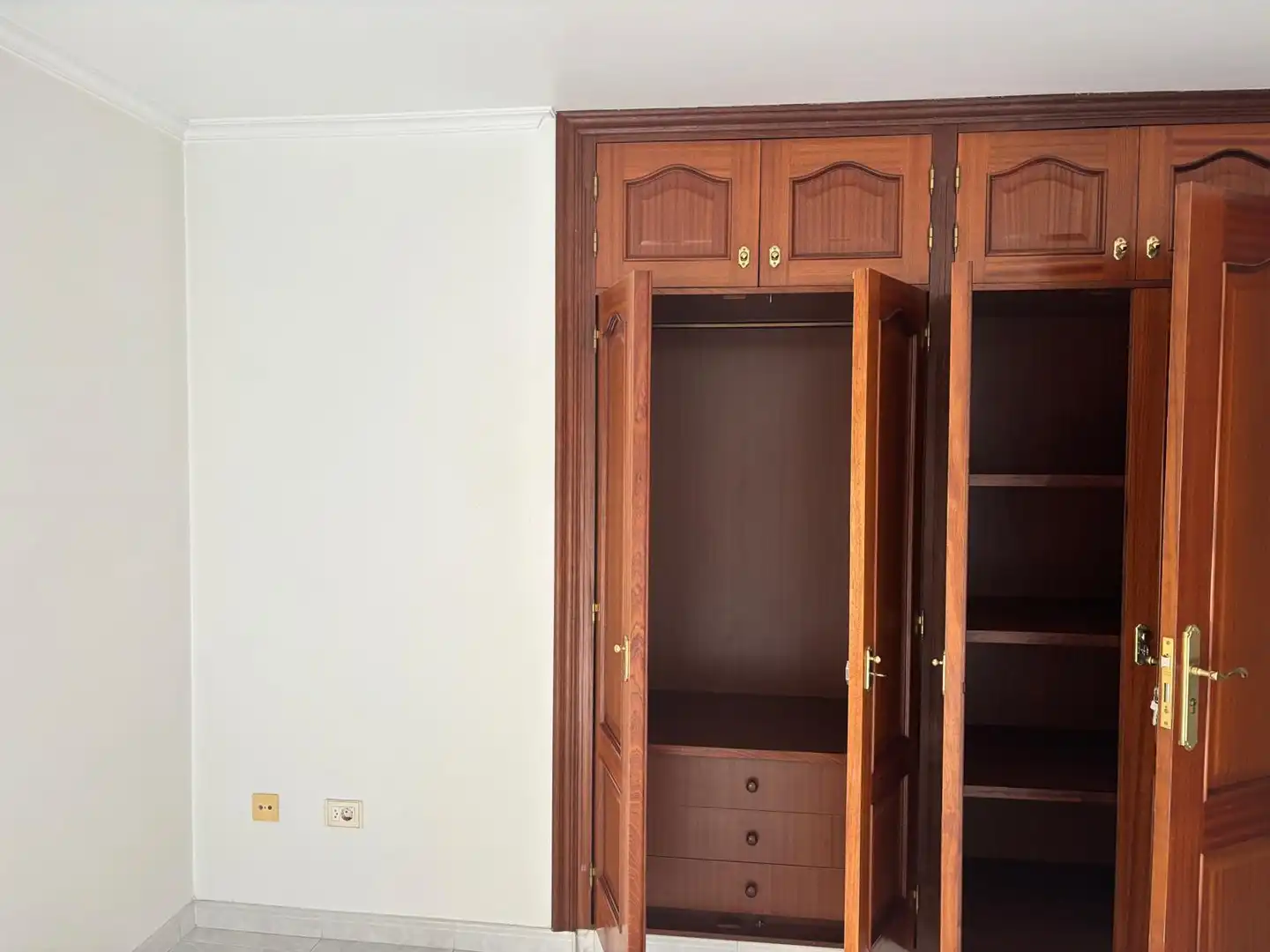 Flat with terrace for sale in Rúa Luis Calvo, imagen 12