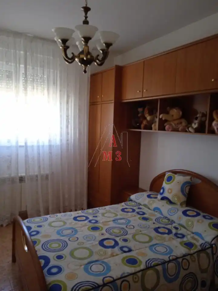 Dormitori de Casa o xalet en venda en Luyego amb Calefacció, Jardí privat i Terrassa