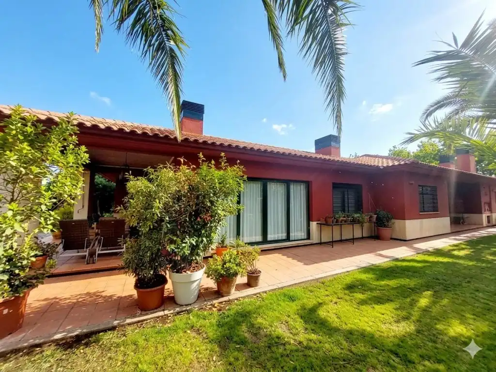 Vista exterior de Casa o xalet en venda en Badajoz