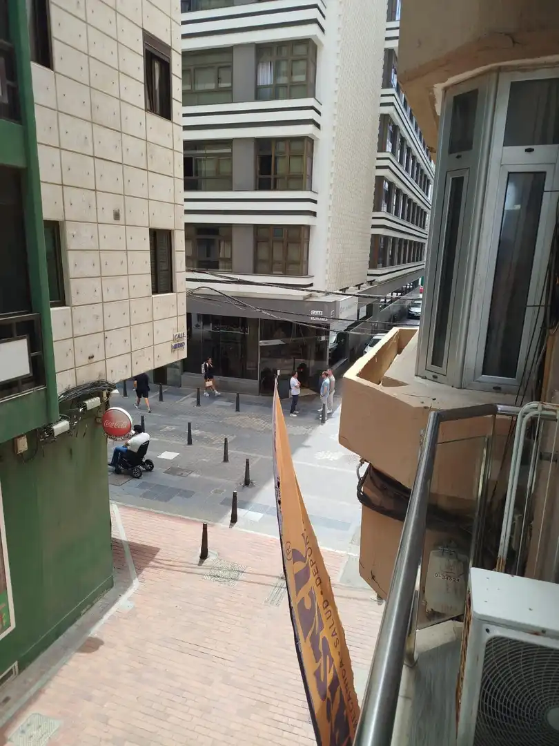Außenansicht von Wohnung zur Miete in Las Palmas de Gran Canaria mit Klimaanlage, Möbliert und Balkon