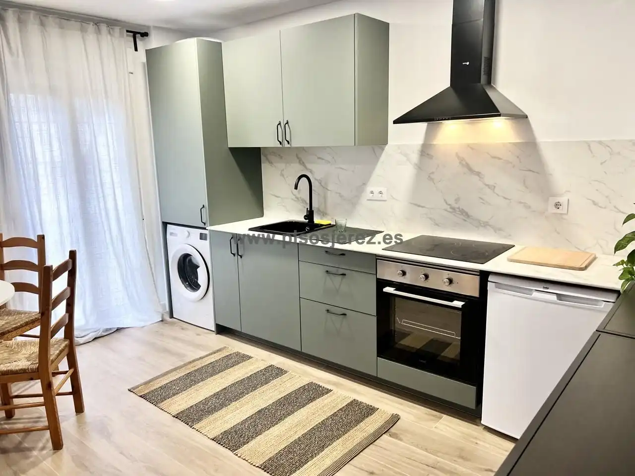 Study for rent in Calle Santo Domingo, Divina Pastora - La Yeguada