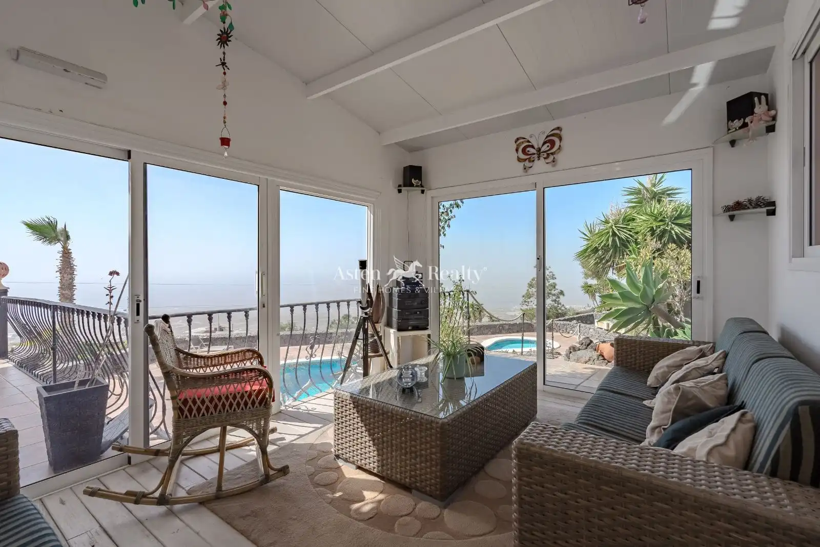 Sala de estar de Casa o chalet en venta en Adeje con Aire acondicionado, Terraza y Piscina