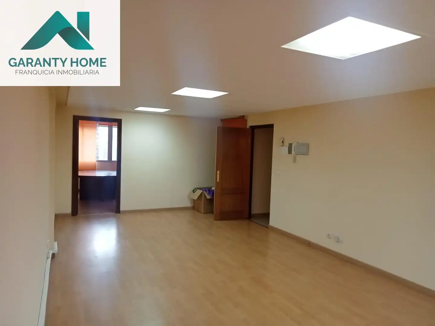 Oficina en venta en Móstoles con Aire acondicionado y Amueblado