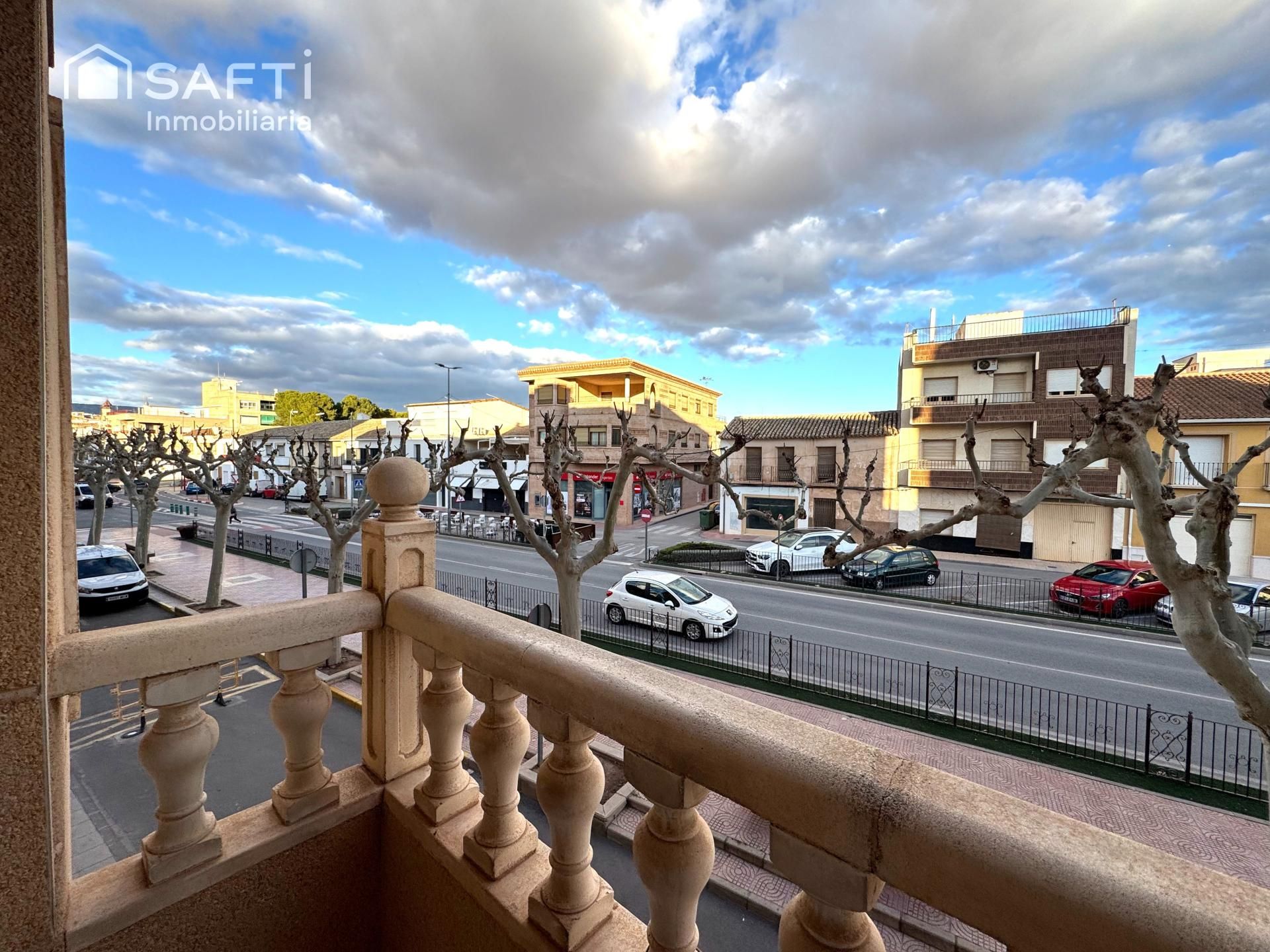 Exterior view of Flat for sale in El Pinós / Pinoso  with Terrace and Balcony