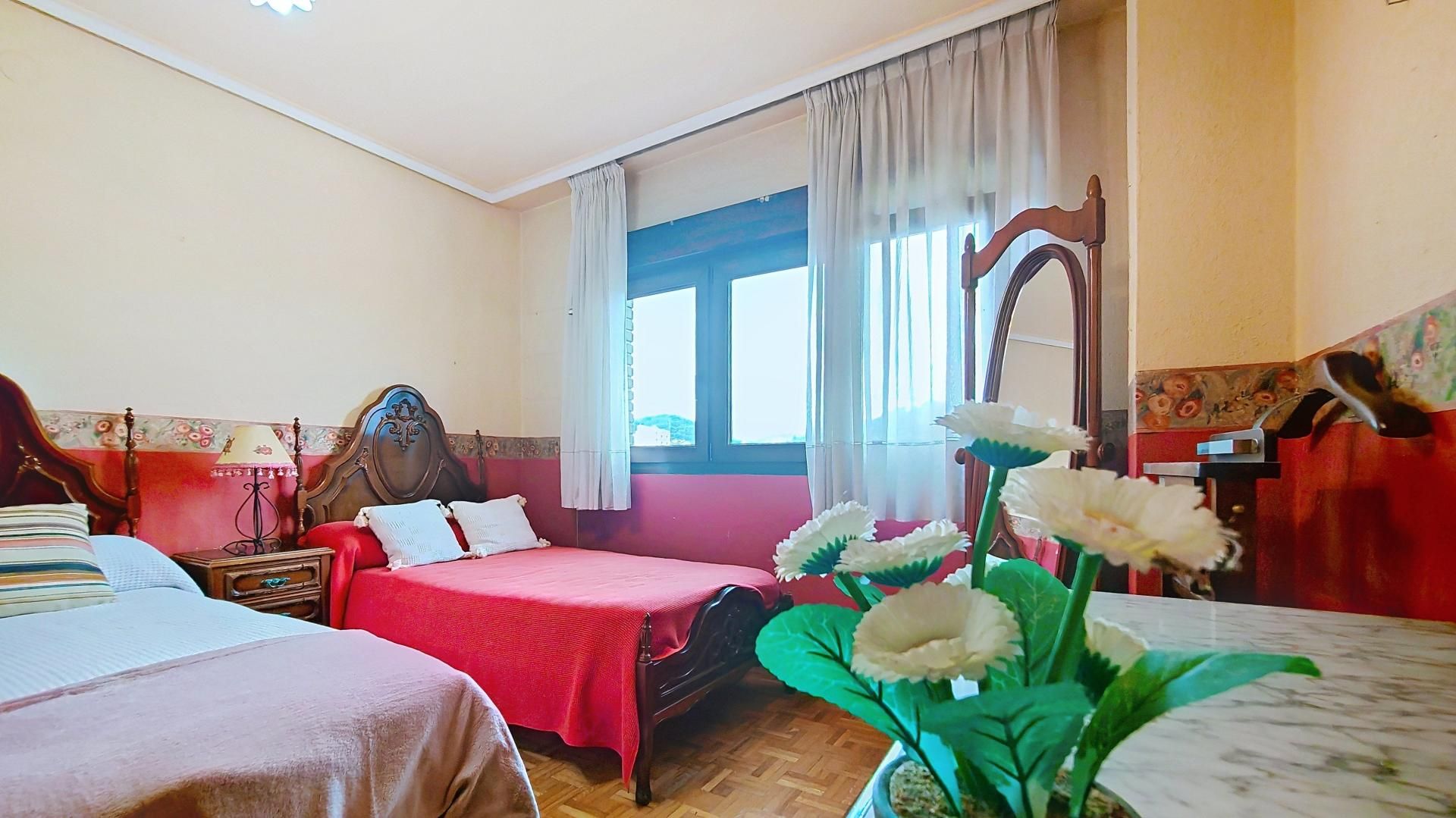 Bedroom of Flat for sale in Langreo  with Heating