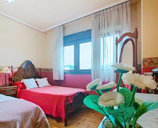 Bedroom of Flat for sale in Langreo  with Heating