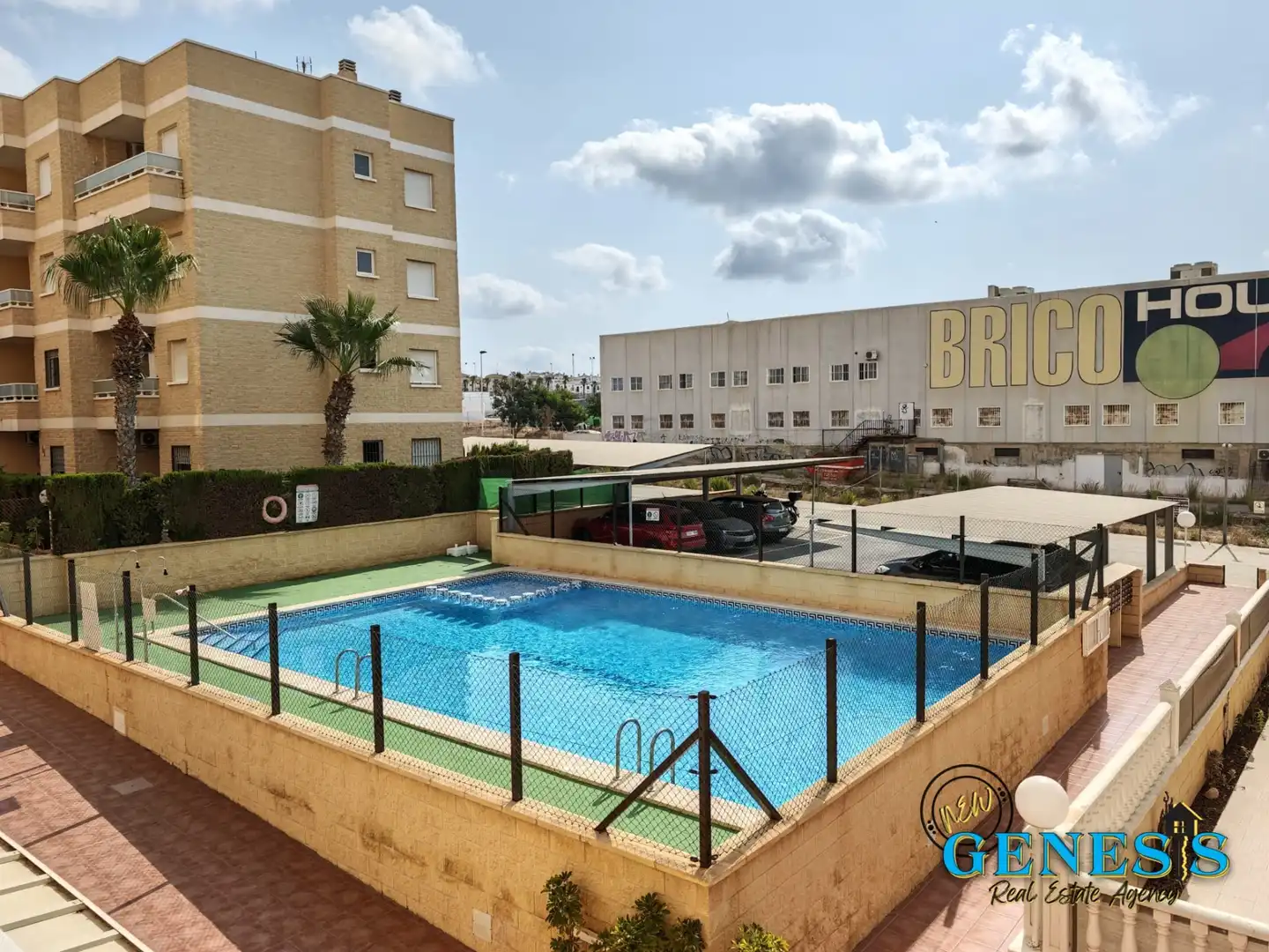 Piscina de Apartament en venda en Torrevieja amb Aire condicionat, Moblat i Rentadora