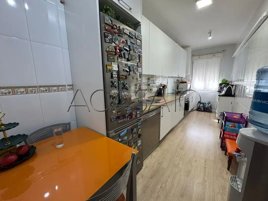 Küche von Wohnung zum Verkauf in Borox mit Klimaanlage, Heizung und Abstellraum