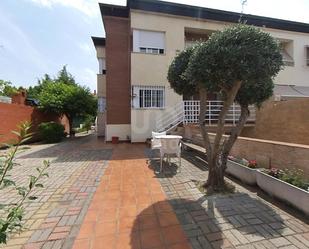 Exterior view of House or chalet for sale in Coslada  with Air Conditioner, Heating and Swimming Pool
