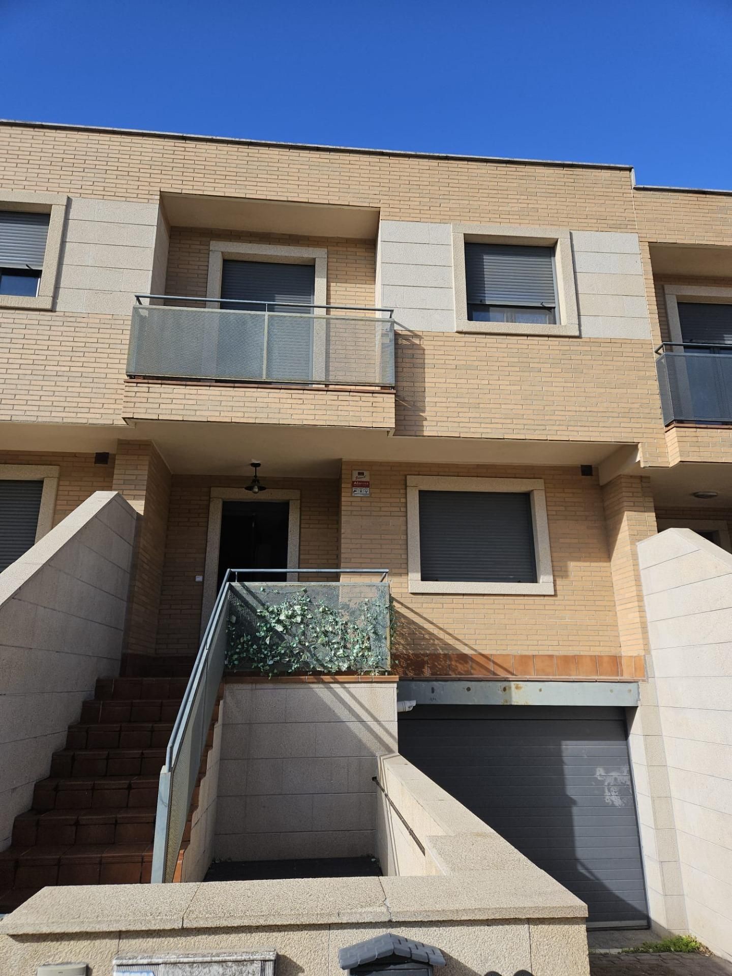 Vista exterior de Casa adosada en venda en Salamanca Capital amb Aire condicionat, Traster i Balcó