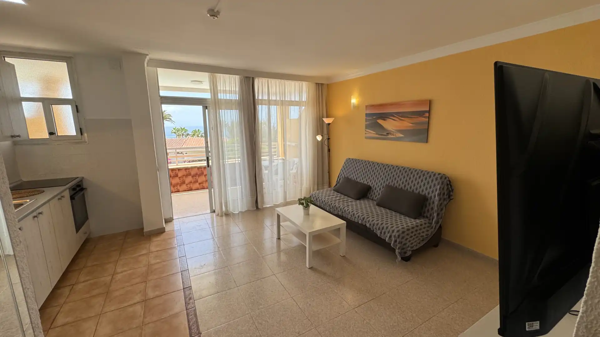 Sala d'estar de Pis de lloguer en San Bartolomé de Tirajana amb Piscina, Moblat i Forn