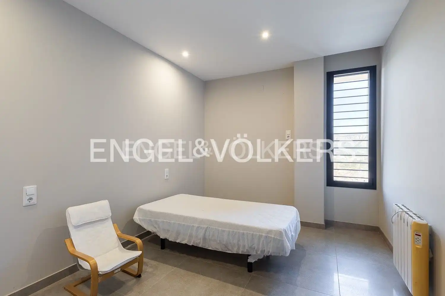 Dormitori de Casa o xalet de lloguer en Tavernes de la Valldigna amb Aire condicionat, Calefacció i Jardí privat