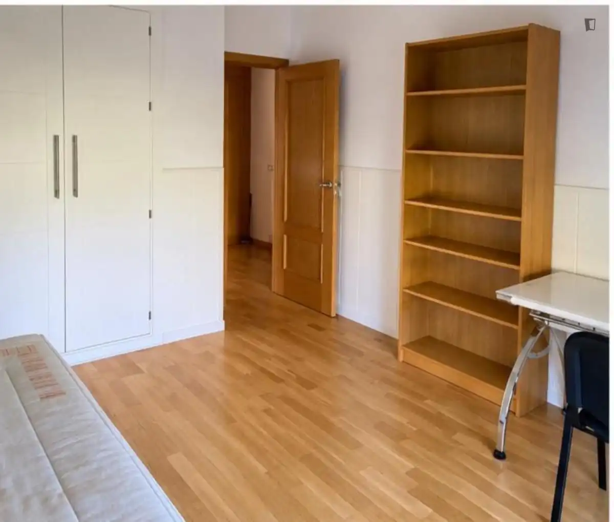 Habitación de Casa o chalet para compartir en Zona Europa