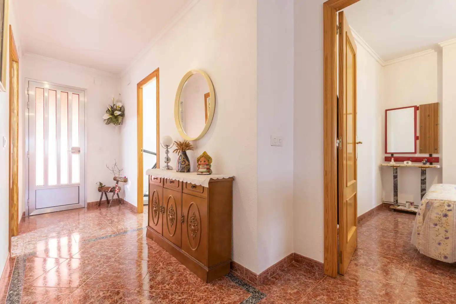 Casa adosada en venta en Chelva con Calefacción, Terraza y Trastero