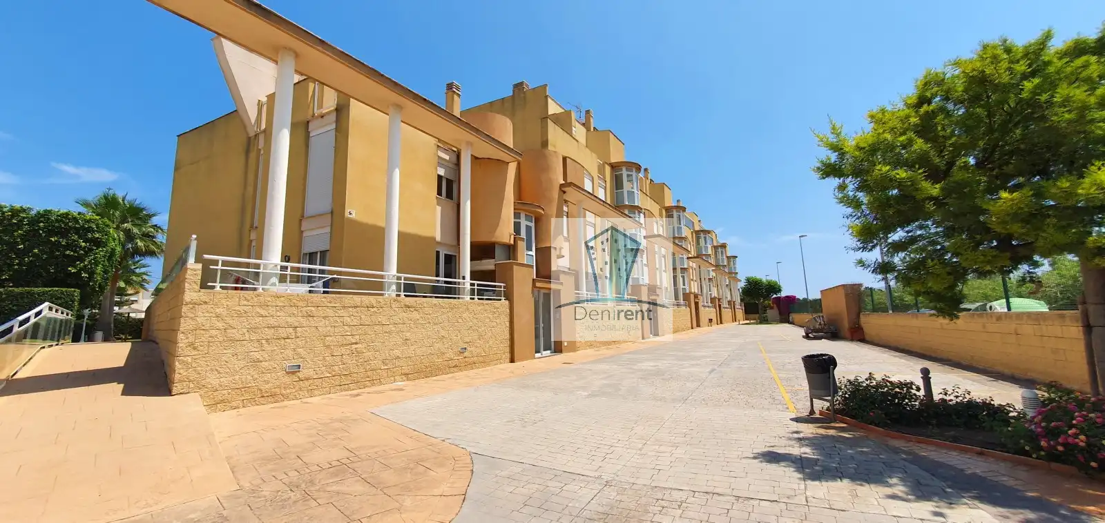 Außenansicht von Wohnungen zur Miete in Dénia mit Klimaanlage, Heizung und Terrasse