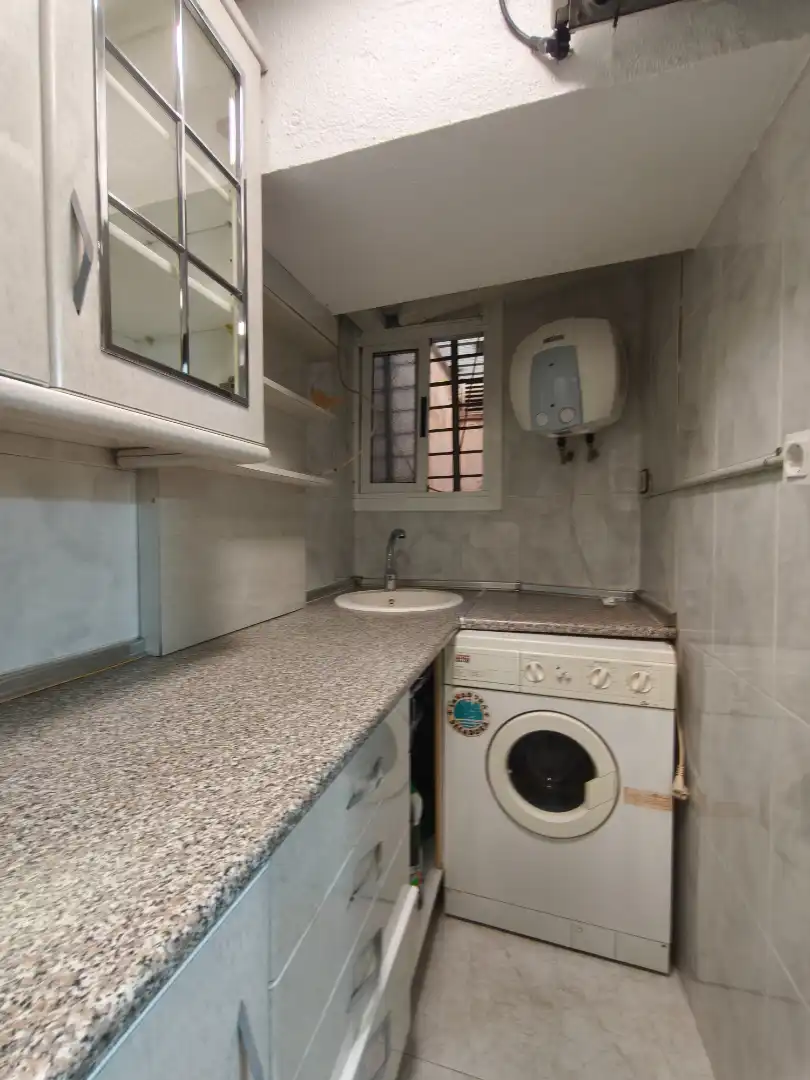 Cocina de Estudio en venta en Barcelona con Terraza, Horno y Lavadora
