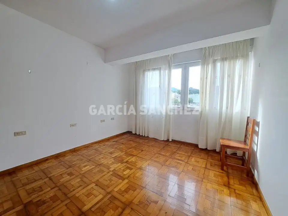 Schlafzimmer von Wohnung zum Verkauf in Boiro
