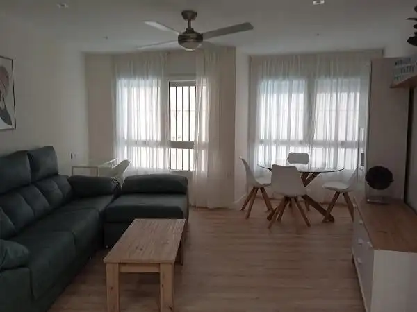Flat for rent in Plaza Jose María de Artés, Casco Antiguo