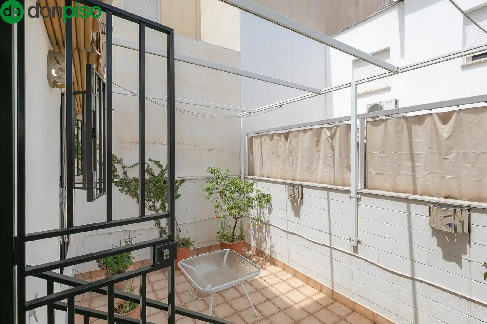 Casa adosada en venta en Calle Calle Hipócrates, San Miguel