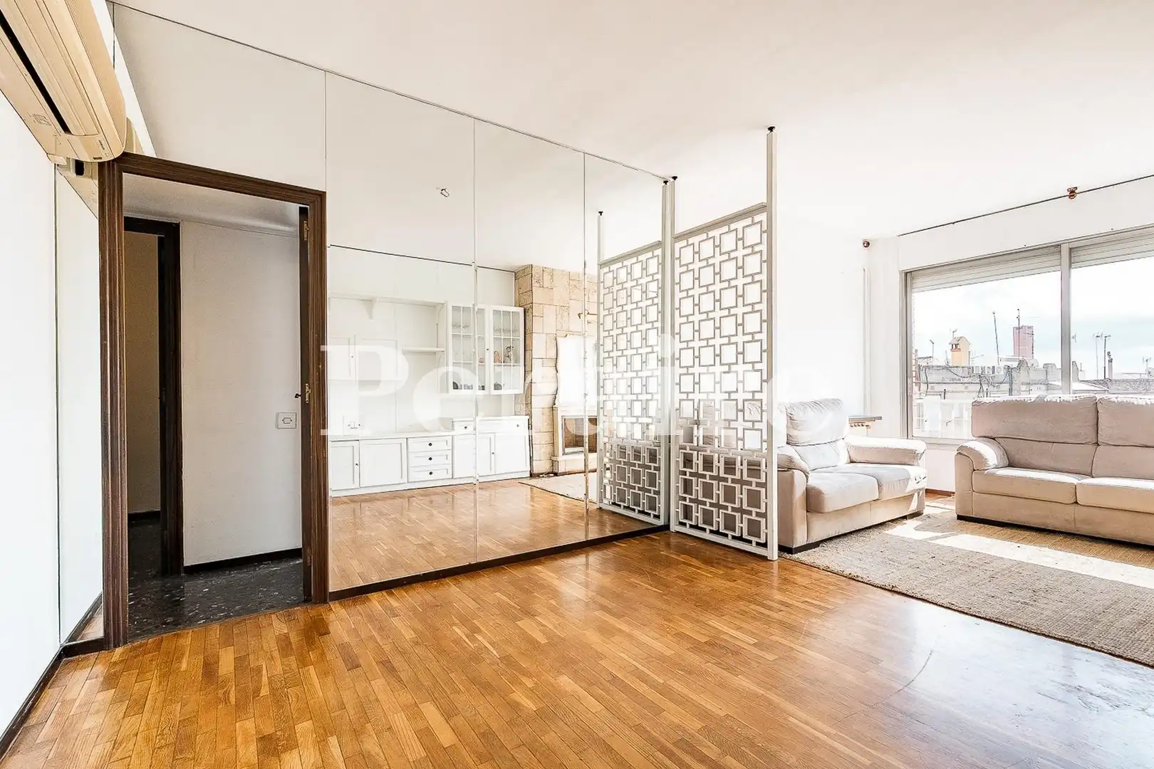 Living room of Flat for sale in Gràcia