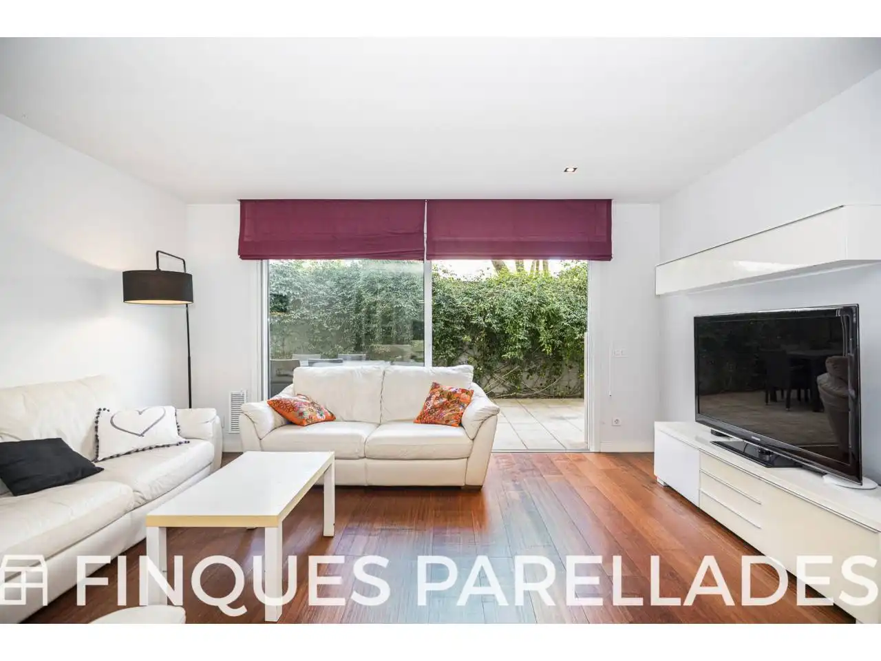 Sala d'estar de Pis en venda en Sitges amb Aire condicionat, Calefacció i Jardí privat