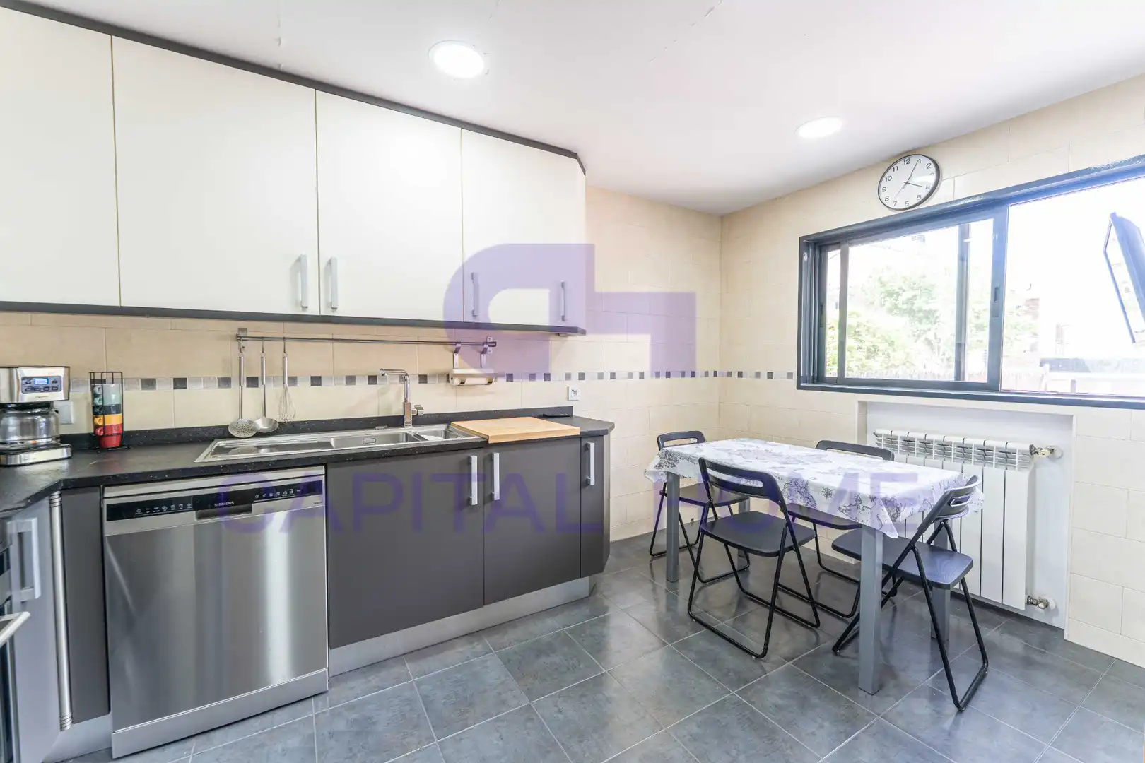Cocina de Casa adosada en venta en Navalcarnero con Aire acondicionado, Calefacción y Jardín privado
