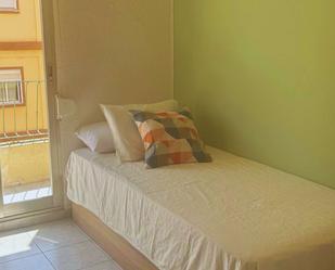 Bedroom of Flat to share in  Valencia Capital  with Air Conditioner and Terrace