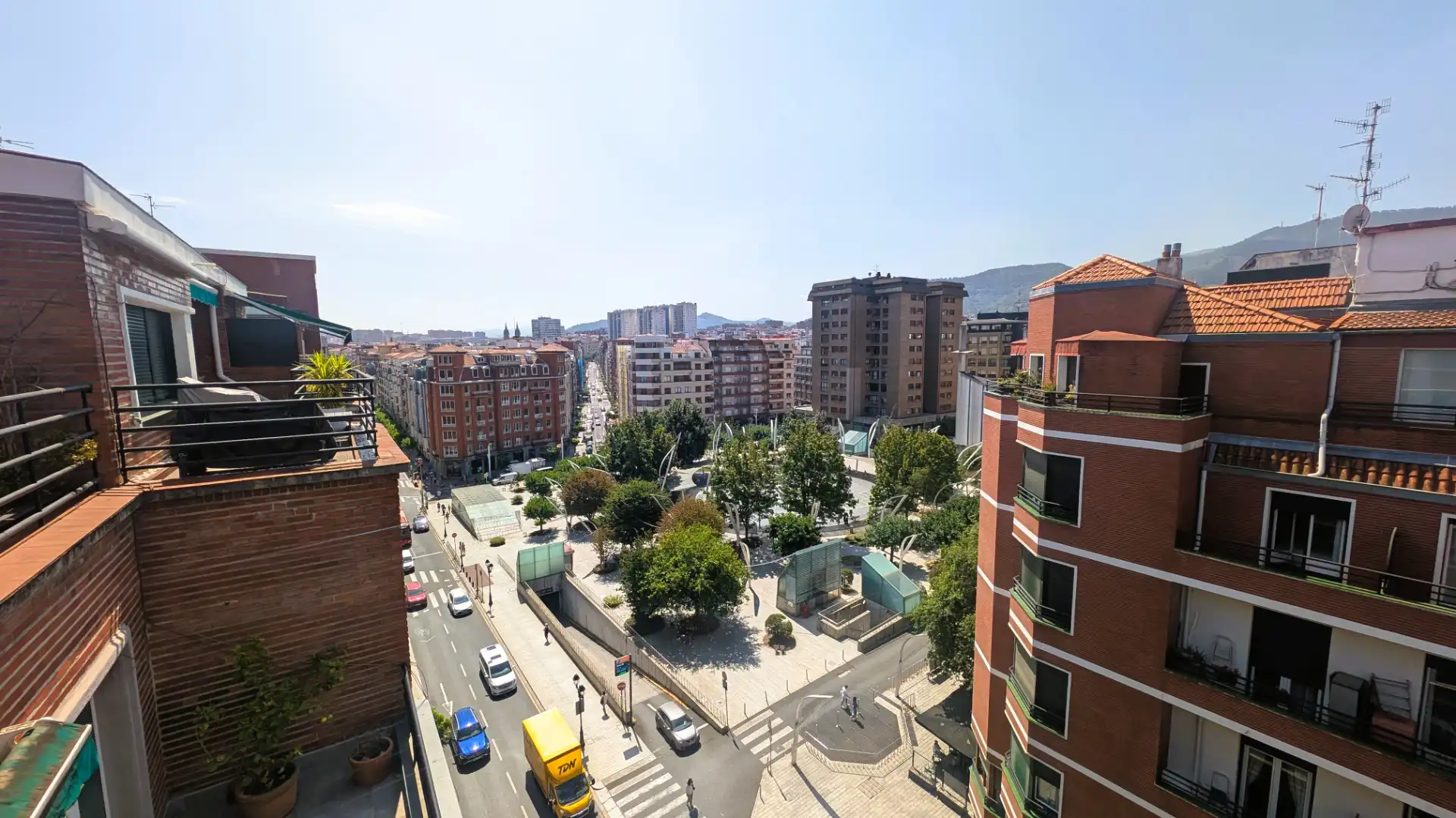 Vista exterior de Ático en venta en Bilbao  con Calefacción, Terraza y Amueblado